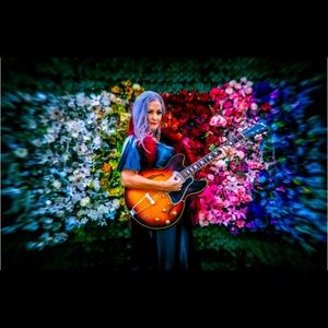 Meet your Posher, Leslie